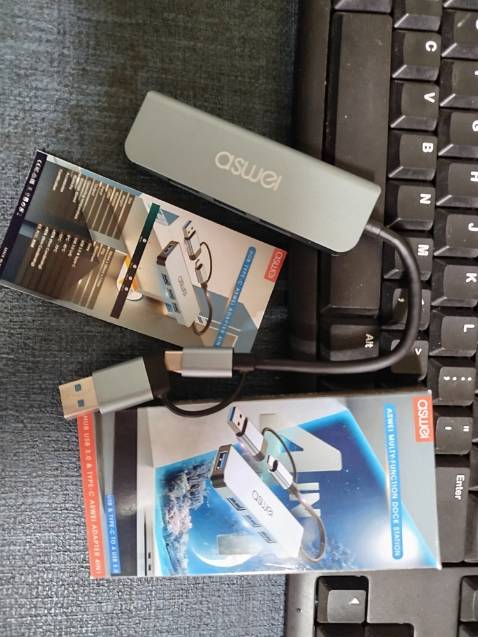 ✓ Hub USB 3.0 & Type-C ASWEI 4in1: USB 3.0 & Type-C To 4 USB 3.0 :
 •  Chất lượng tốt: Vỏ nhôm tản nhiệt tốt, chắc chắn, hub rất mát trong quá trình sử dụng lâu.
 •  Kết nối ổn định: Cổng USB chắc chắn, tốc độ truyền cao, không có độ trễ
 •  Thời gian giao hàng nhanh, SP đóng gói cẩn thận, nhân viên thân thiện.
 •  Giá cả cạnh tranh: Mua 3 bộ chia USB ASWEI với giá ưu đãi.
 •  Thiết kế tiện lợi: Kích thước nhỏ gọn, dễ dàng cầm nắm. Vỏ nhôm bền bỉ, bảo vệ khỏi va đập.
 
--> Hub chuyển đổi USB Type-C ASWEI 4in1 có chất lượng tốt, thiết kế chắc chắn, kết nối tốc độ cao & ổn định. Giá tốt. ✓ Hub USB 3.0 & Type-C ASWEI 4in1: USB 3.0 & Type-C To 4 USB 3.0 :
 •  Chất lượng tốt: Vỏ nhôm tản nhiệt tốt, chắc chắn, hub rất mát trong quá trình sử dụng lâu.
 •  Kết nối ổn định: Cổng USB chắc chắn, tốc độ truyền cao, không có độ trễ
 •  Thời gian giao hàng nhanh, SP đóng gói cẩn thận, nhân viên thân thiện.
 •  Giá cả cạnh tranh: Mua 3 bộ chia USB ASWEI với giá ưu đãi.
 •  Thiết kế tiện lợi: Kích thước nhỏ gọn, dễ dàng cầm nắm. Vỏ nhôm bền bỉ, bảo vệ khỏi va đập.
 
--> Hub chuyển đổi USB Type-C ASWEI 4in1 có chất lượng tốt, thiết kế chắc chắn, kết nối tốc độ cao & ổn định. Giá tốt.