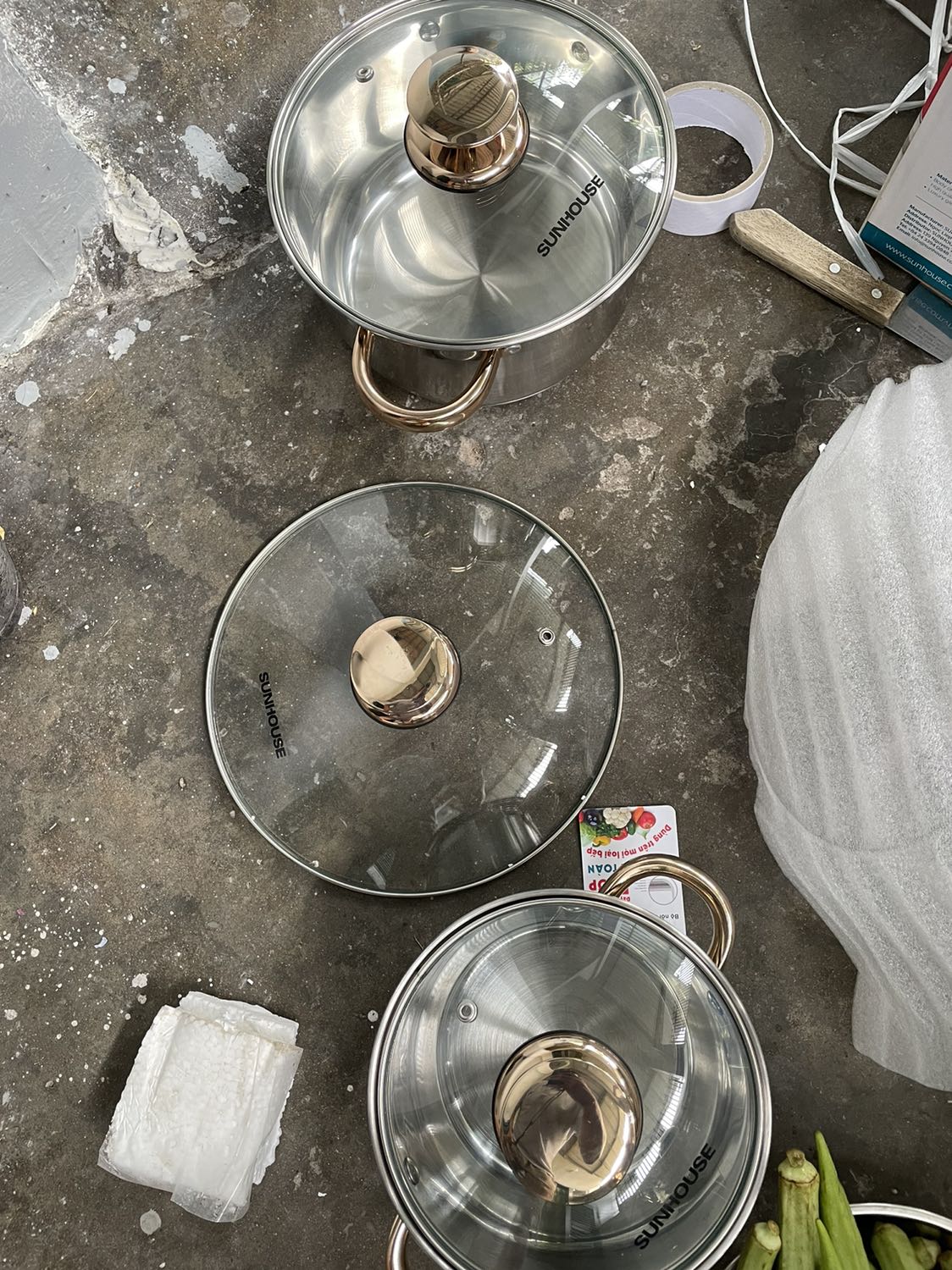 Quai nồi trầy xước, giao hàng lâu quá 6 ngày mới tới chờ dài cổ(hẹn 6 ngày) mong sau mua giao sớm 1-3 ngày thôi là Ok. Nấu thử nước thì thấy nước nhanh sôi, bền hay không phải dùng 1 thời gian nữa mới biết được !