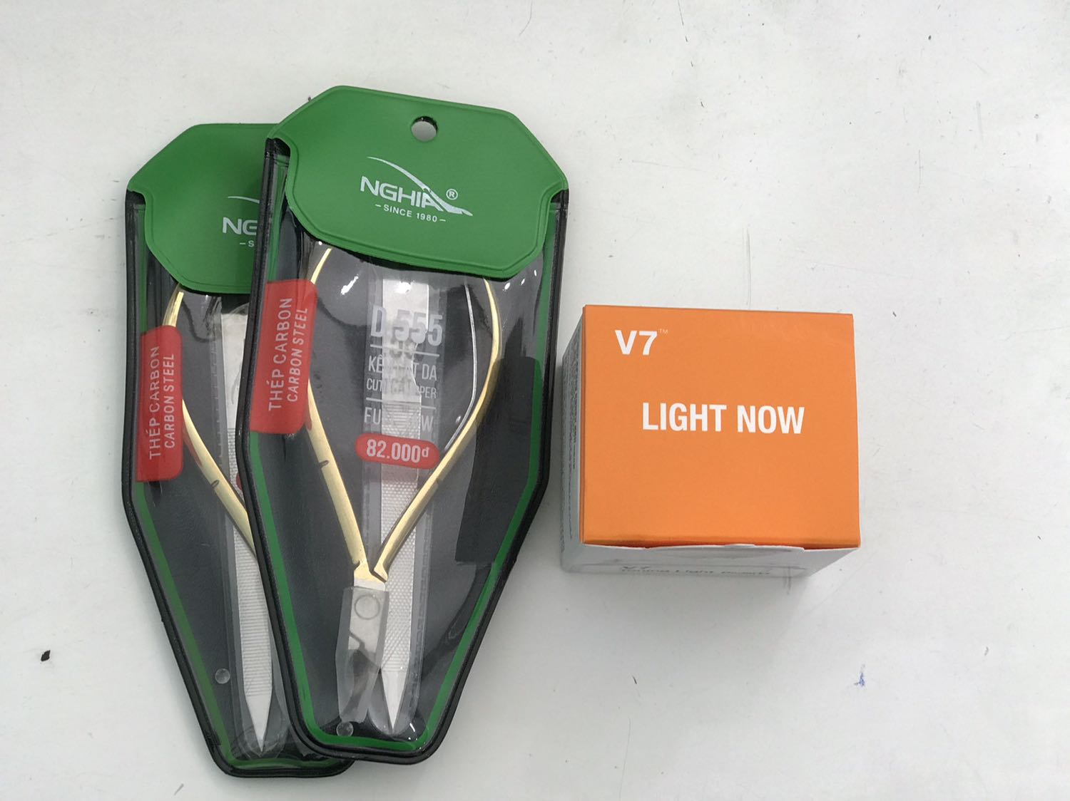 Sản phẩm tốt, bén, giao hàng nhanh. Nhưng mũi hơi to xíu cắt vào cạnh ngón thì hơi khó xíu, tinh chế nhỏ phần mũi nữa là perfect