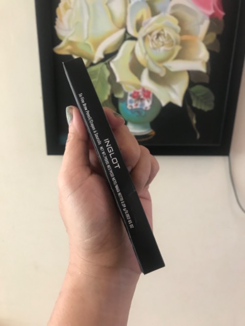 Màu đẹp, dễ xài, có luônđầu cọ chải nên tiện sử dụng