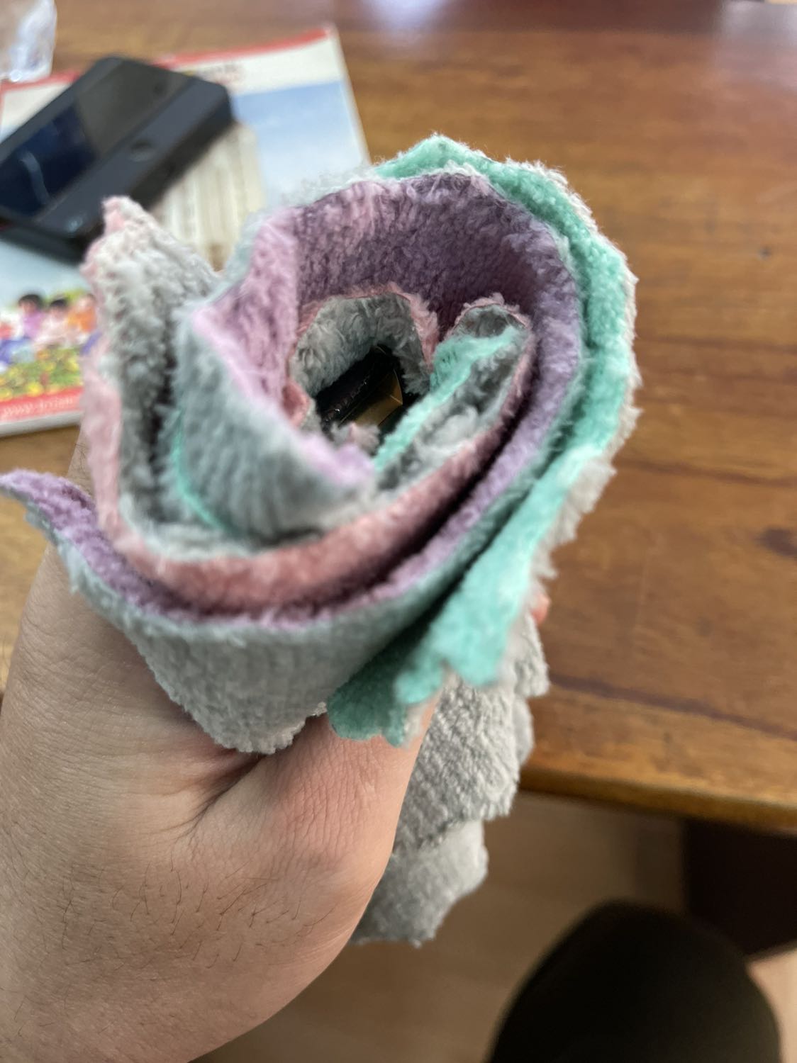 Khăn nhỏ, mềm, giá hợp lý, giao hàng ổn, nên mua dùng thử cho biết