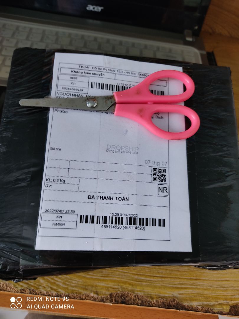 Shop uy tín, nhiệt tình, đóng gói sản phẩm đẹp, đầy đủ như hình trên tiki. *** thử CD thấy ổ chạy ok, không kêu, nhưng không biết chạy DVD và ghi đĩa thế nào. Ủng hộ shop 5 sao.