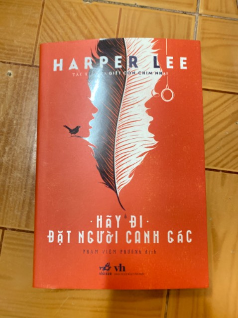 Hình thức: Sách đẹp, giấy đẹp, đóng gói nhiều lớp.