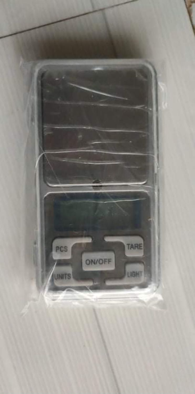 Quá thất vọng đặt hàng thì gửi về mẫu khác éo phải làm ăn như thế này thì k có khách nào lsau mua đâu