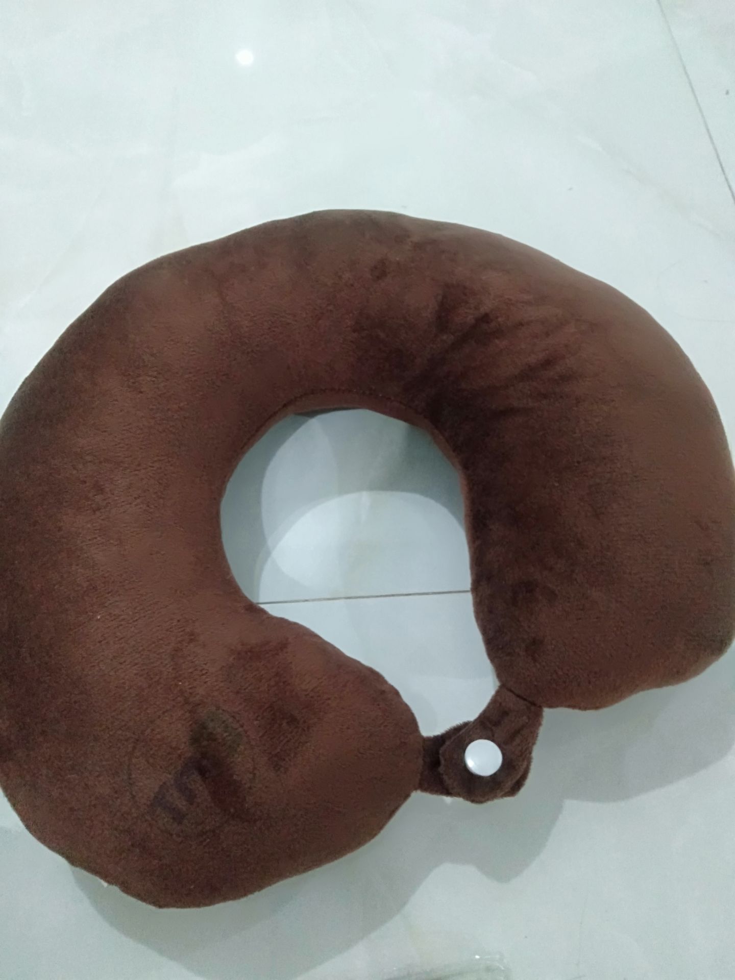 nhận hàng thấy ok. ngoài ra còn đc tặng gối . rồi đc tặng bao lì xì và phiếu giảm giá khi mua hàng gia dụng nữa.vali đc bảo hành đến 2025lận