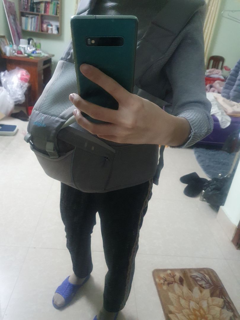 chất vải khá mềm. đeo khá dễ. thoải mái. chất vải khá mềm. đeo khá dễ. thoải mái.