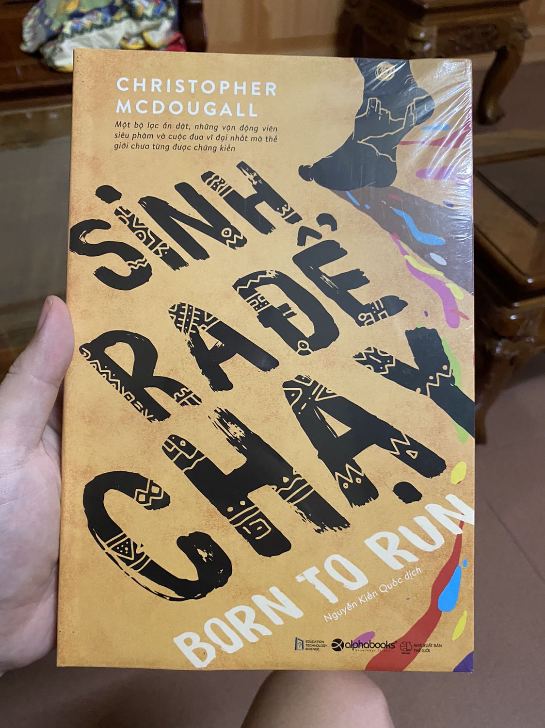 Sách bọc rất kỹ, còn nguyên seal, chất lượng của tiki thì không phải bàn. Một cuốn sách rất nổi tiếng và được coi là một trong những cuốn sách gối đầu giường của các Runners.