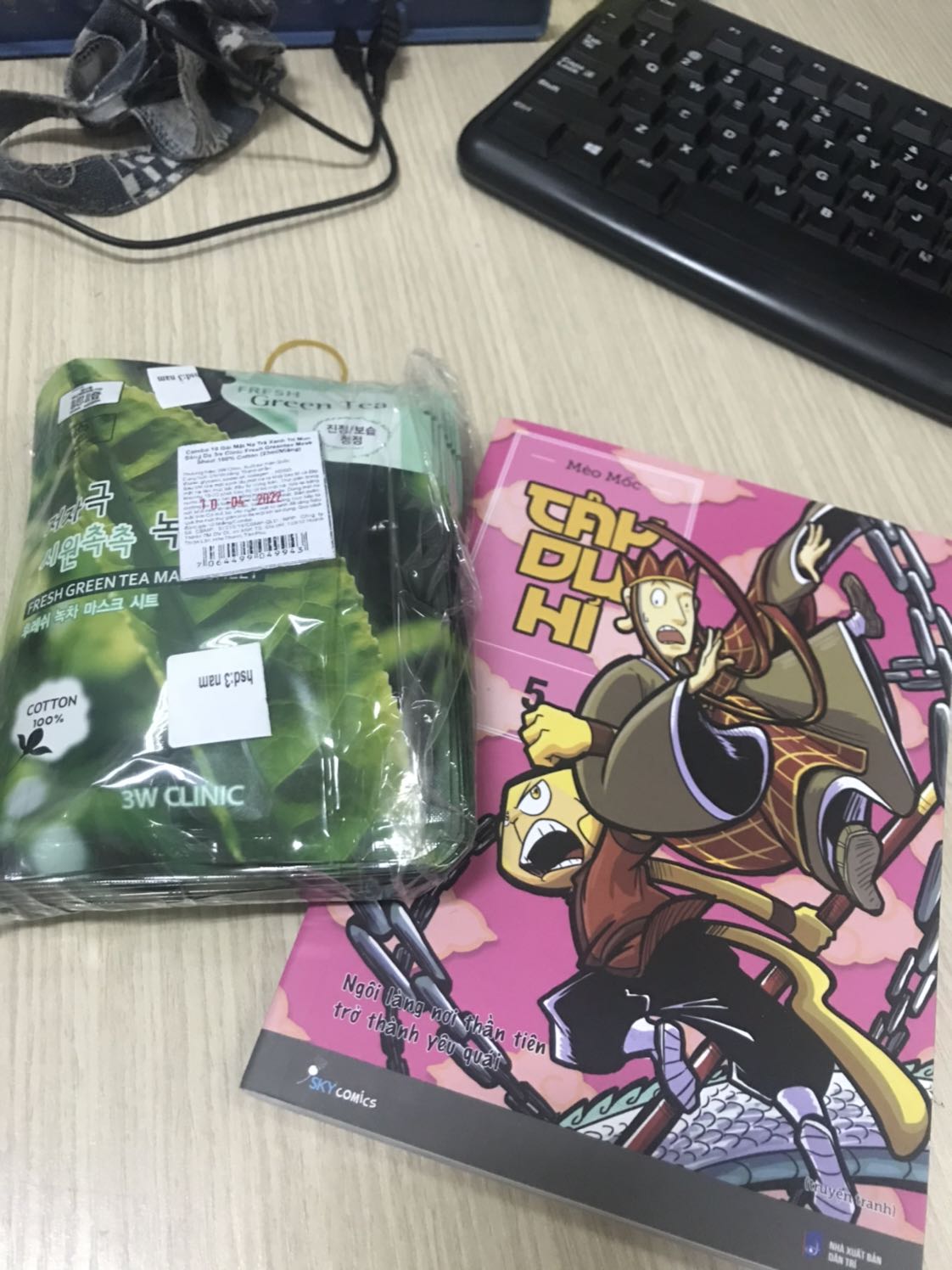 Tiki giao hàng nhanh như 1 cơn gió, mới ord hôm qua mà đơn tỉnh hôm nay đã giao rồi, sp đẹp, có chữ ký tác giả, nội dung truyện hài hước, thích hợp để đọc thư giản