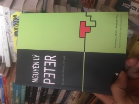 Sách hay bàn về chức vi, tài năng có tương xứng hay không