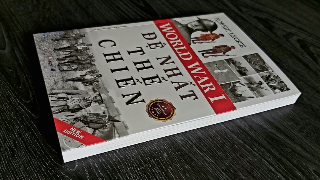 Sách đẹp, giấy in trắng, bìa được dập chữ nổi. Nhiều thông tin lịch sử bổ ích, được trình bày cô đọng dễ hiểu. Nhiều hình minh họa.
Dịch vụ Tiki tiện ích, giao hàng nhanh. Nhân viên giao hàng thân thiện, sẵn sàng tư vấn hỗ trợ KH. Like & Thanks!