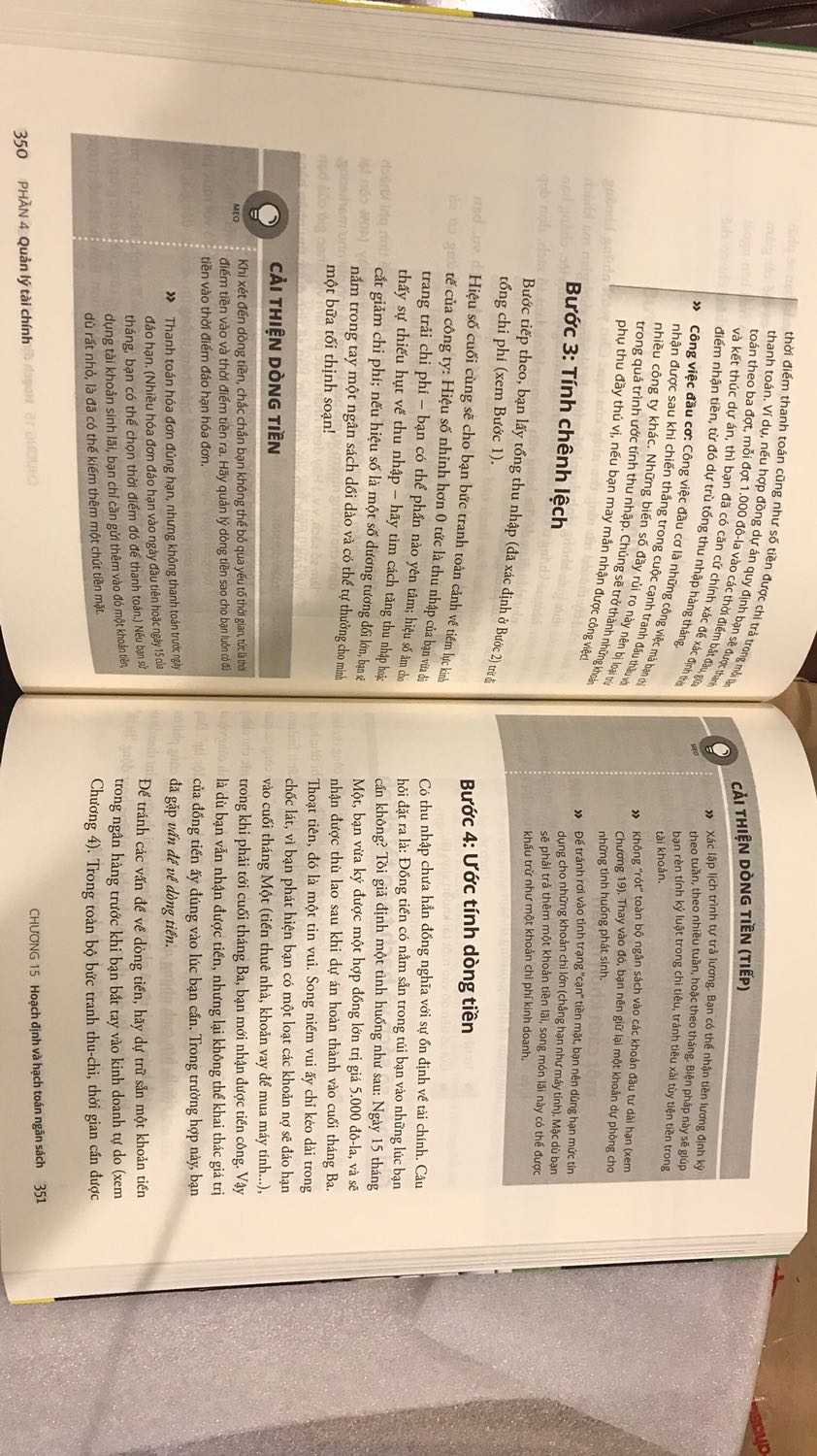 Sách của Fahasa luôn được đóng gói tốt, có lót giấy mút mỏng nên ko hư hại gì. Sách dày hơn mình nghĩ. Nội dung rất chi tiết. Đây sách tham khảo hay cho những ai muốn tìm hiểu trước về làm việc tự do.