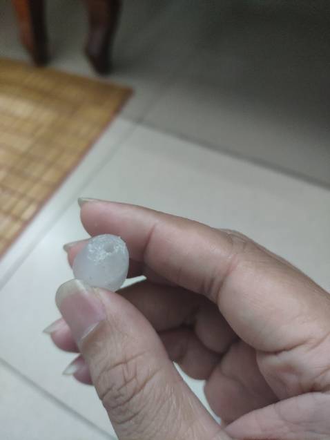 Không hiểu shop làm việc sao mà gửi mình cái đầu hút như vầy