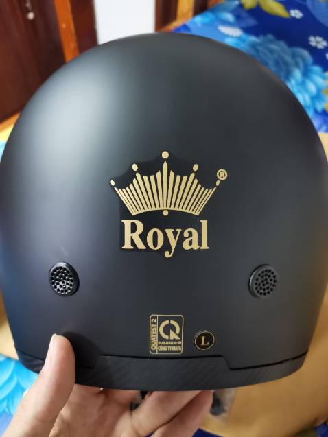 Giao nhanh.
Đúng size, đúng màu, đủ phụ kiện khuyến mãi. 
Đóng gói cẩn thận. 
Nón đẹp, mình đặc biệt thích logo in nổi phần quai nón, tuy nhỏ-đội vào không ai để ý nhìn thấy nhưng rất tỷ mỹ - tinh tế.