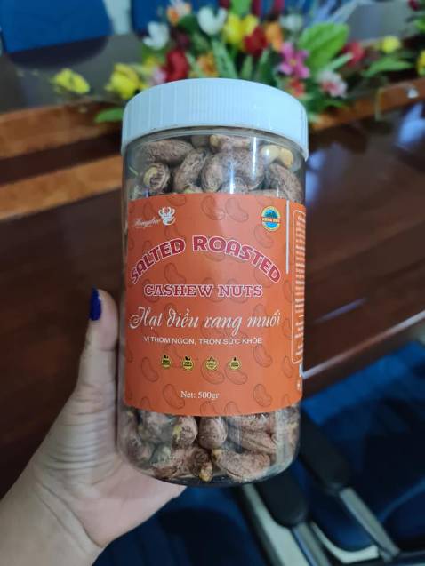 Hạt điều ngon ghê, tết lại tốn tiền rồi