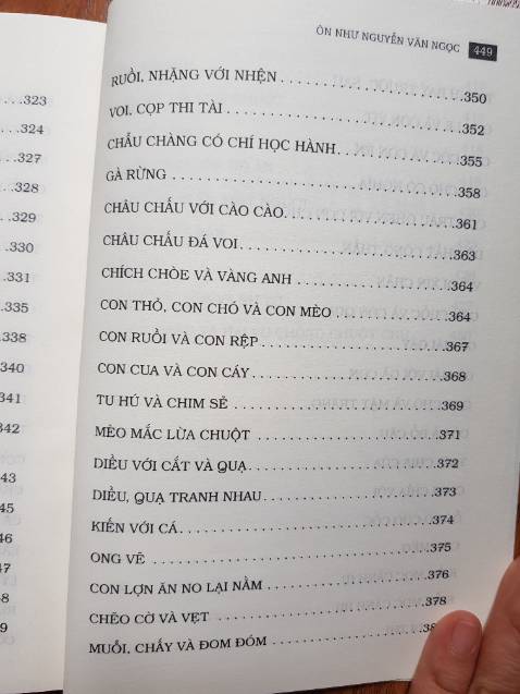 Rất nhiều chuyện, mình chưa đọc hết, giao hàng nhanh, giấy đẹp, in chữ dễ đọc, mọi người nên mua.