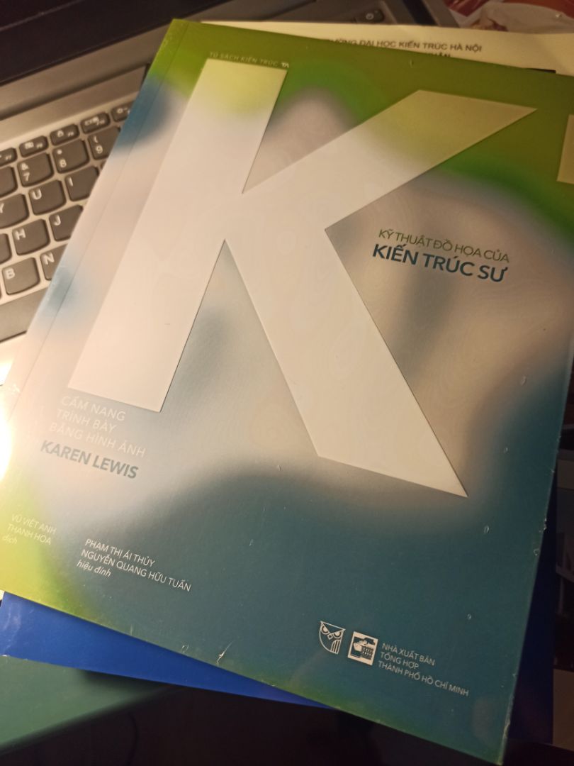 hộp hơi móp nhưng sách được bọc cẩn thận nên không sao