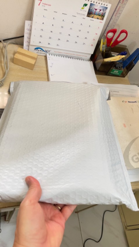 Đóng gói cẩn thận, giao hàng nhanh. Chất lượng in đẹp, nội dung dễ hiểu