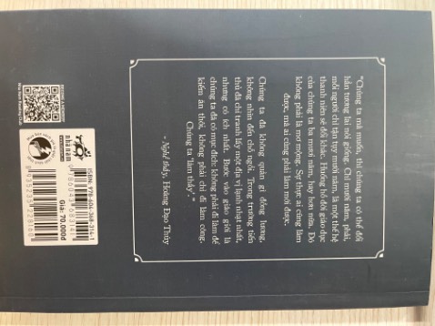 Sách đẹp,mỏng, giấy mịn, chất giấy không gây loá mắt, ngôn từ dễ hiểu, giao hàng nhanh (từ khi đặt đến lúc nhận khoảng 2-3 ngày) buồn 1 nỗi là không có bookmark Sách đẹp,mỏng, giấy mịn, chất giấy không gây loá mắt, ngôn từ dễ hiểu, giao hàng nhanh (từ khi đặt đến lúc nhận khoảng 2-3 ngày) buồn 1 nỗi là không có bookmark