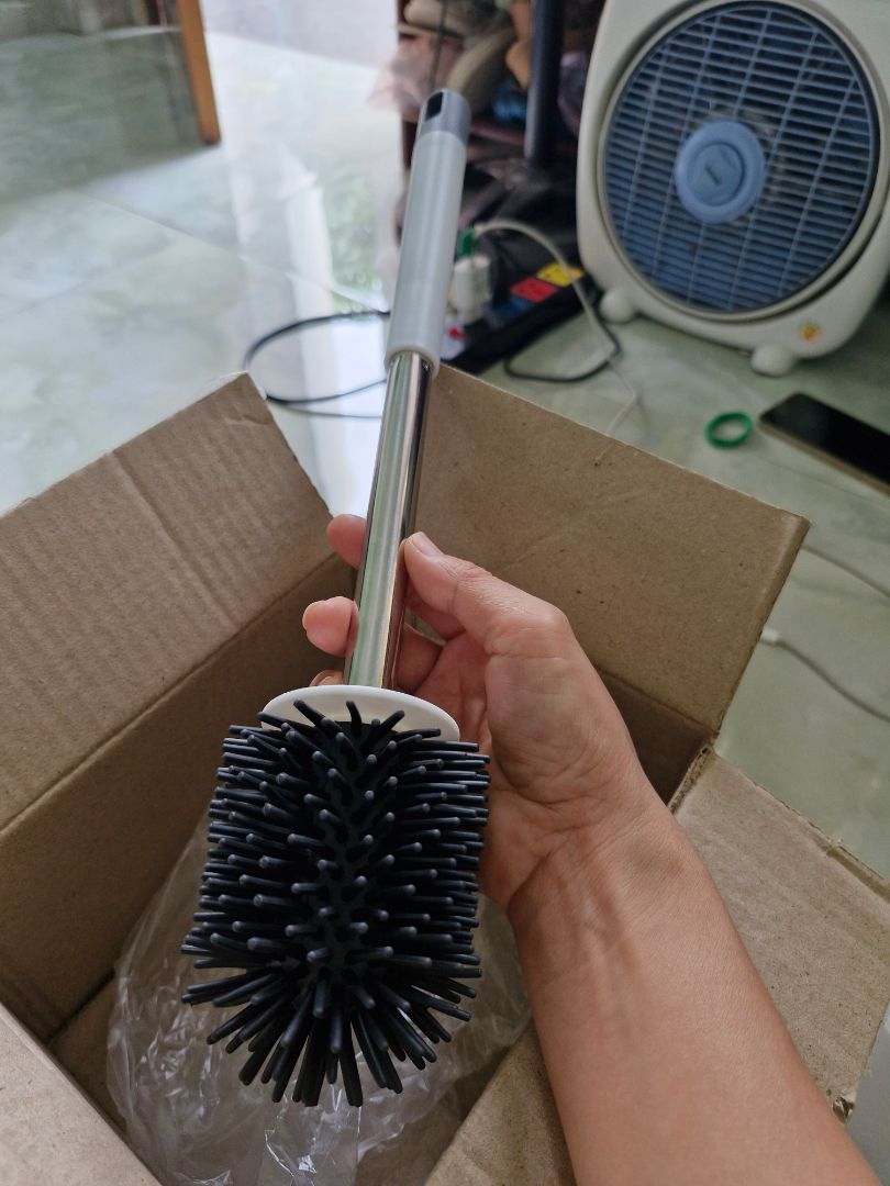Cầm chắc chắn, đóng gói cẩn thận. Cầm chắc chắn, đóng gói cẩn thận.