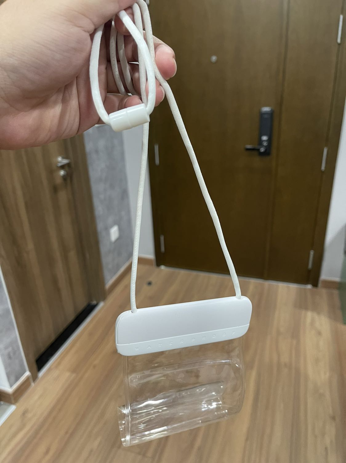 Giao hàng nhanh chóng, sản phẩm giống mô tả. Đẹp. Đã sử dụng và chống nước tốt.