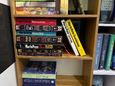 Chưa đọc nhưng thấy khá ổn ở ngoài, còn nguyên seal có bìa bánh mì.