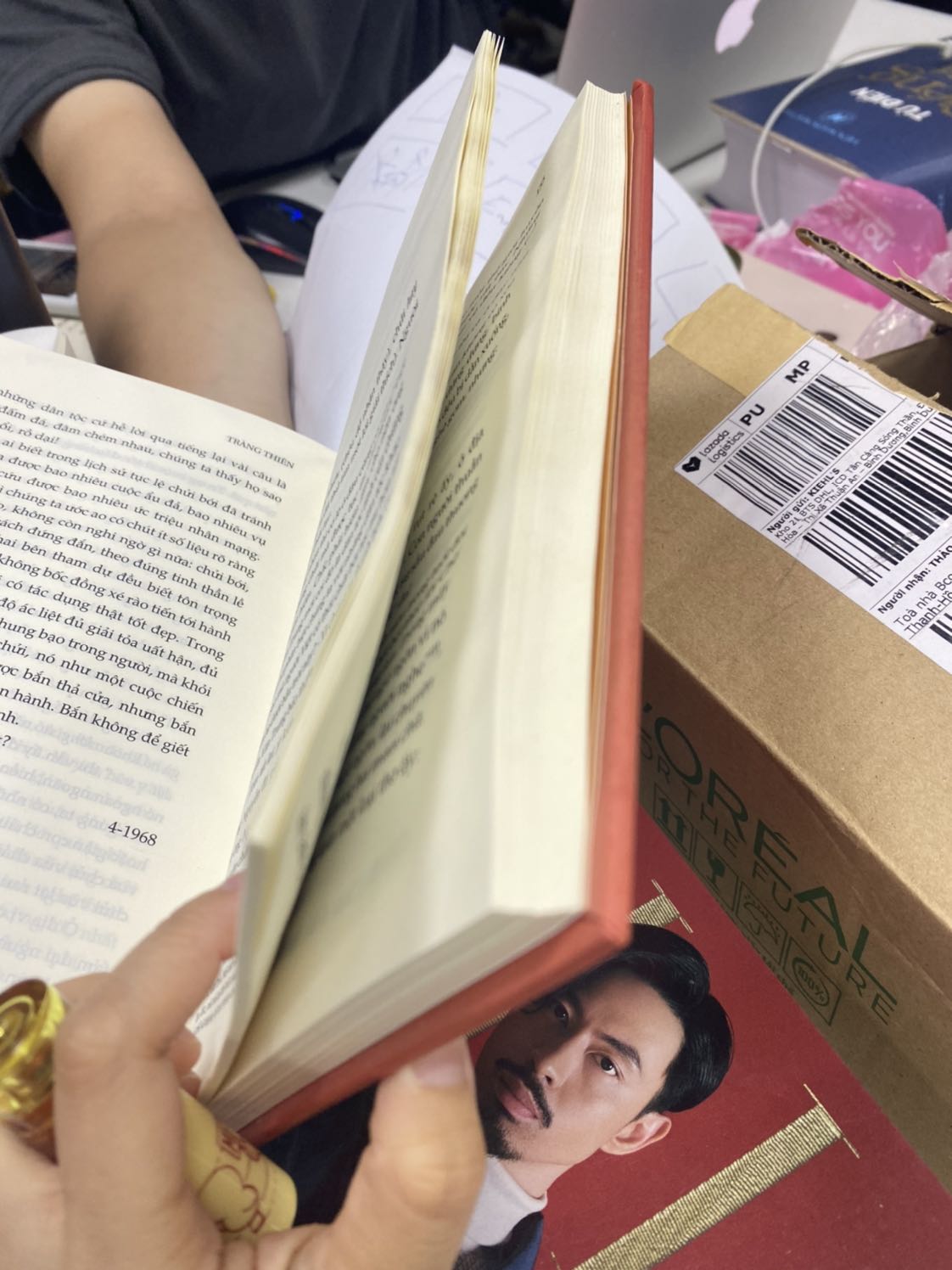 Sách như từng bị ướt và sấy cho khô.
Trang sách giòn, cong.

Nhưng vẫn đánh giá ⭐️⭐️⭐️ vì sách hay