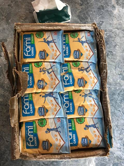 mua ko biết bao nhiêu lần nhưng lần này thực sự bực mình và thất vọng 1 thùng vỡ 4 bịch mong tiki làm việc lại với đơn vị vận chuyển để cải thiện chất lượng giao hàng