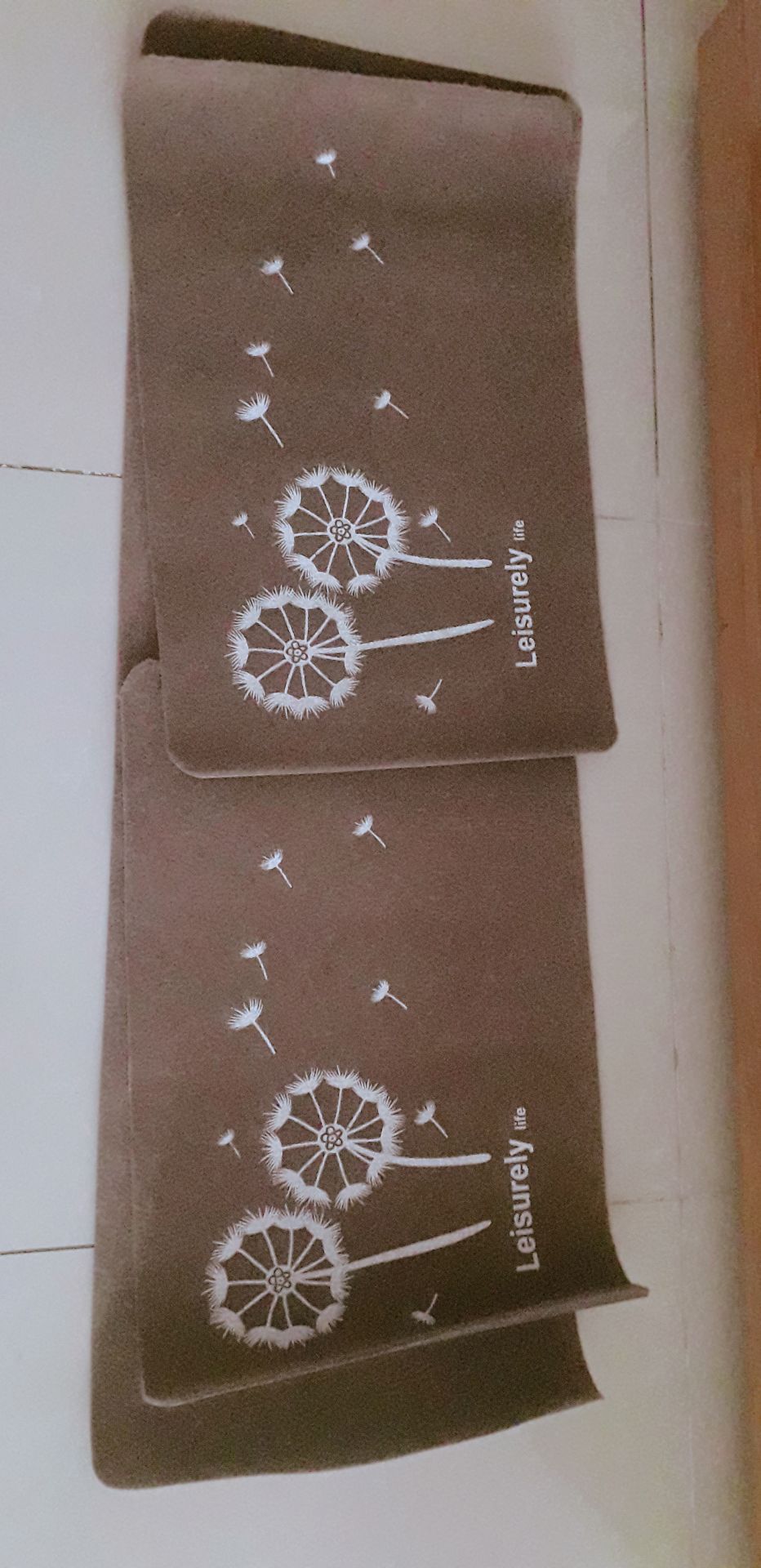 Thảm dày dặn , đồng bộ và màu quá ưng ,mình hài lòng