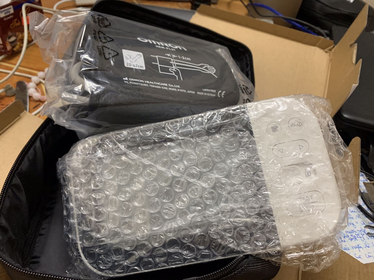 Sản phẩm giống như quảng cáo, còn chất lượng mới sử dụng được một ngày chờ thời gian.