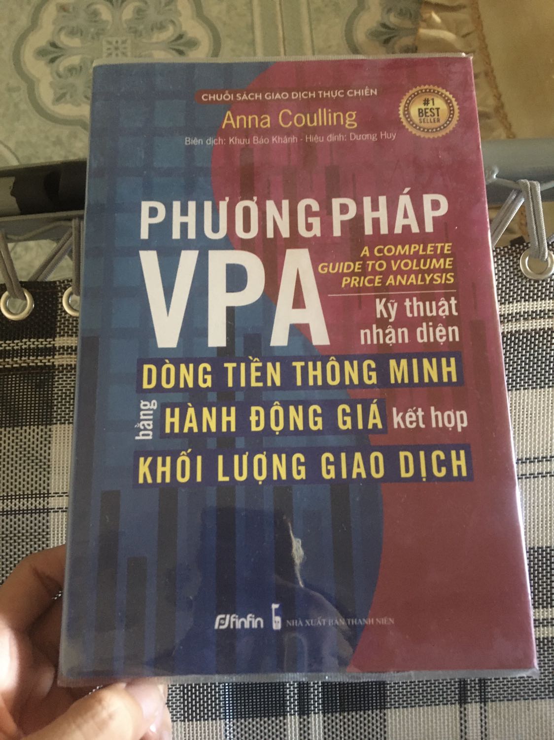 Tiki:
- vẫn như thường lệ: giao nhanh, trước hẹn
- freeship
- nhận sách mới, thơm
- sách rất đẹp, bìa cứng, màu, loại giấy không bị loá khi chiếu ánh sáng vào

Mình khuyên bạn nên mua cuốn này sách gốc, rất đáng đồng tiền bát gạo, để dùng lâu dài, nghiền ngẫm.

Nội dung sách:
- cực hay, đọc nhiều lần sẽ càng thấm