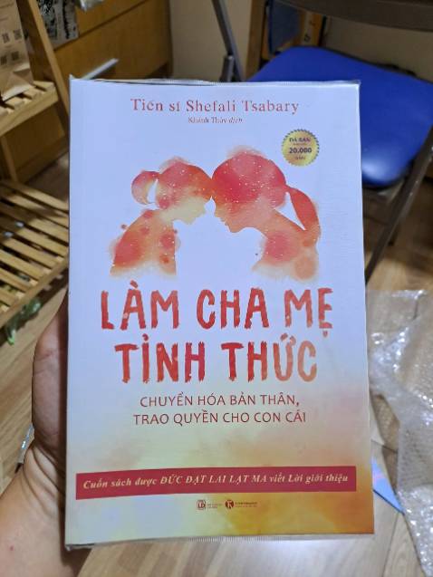 Giao hàng nhanh, chưa đầy 1 ngày là tới tay. Bọc hàng kỹ, chỉnh chu. Mua sách thì Tiki vẫn là lựa chọn tốt nhất.