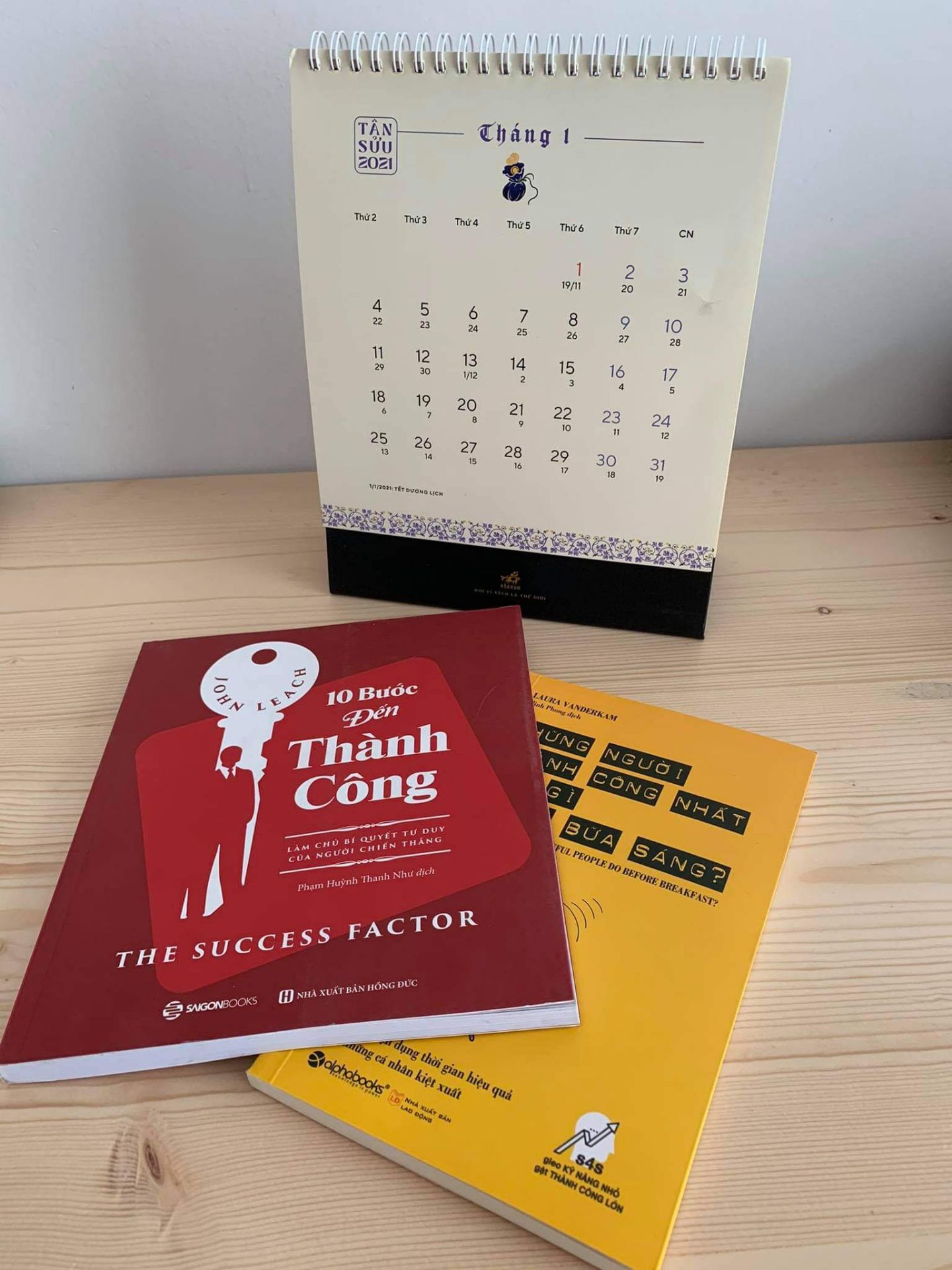 Mình mua làm quà tặng, sách đẹp, đóng gói cẩn thận, hộp đẹp và thiệp khá lịch sự.