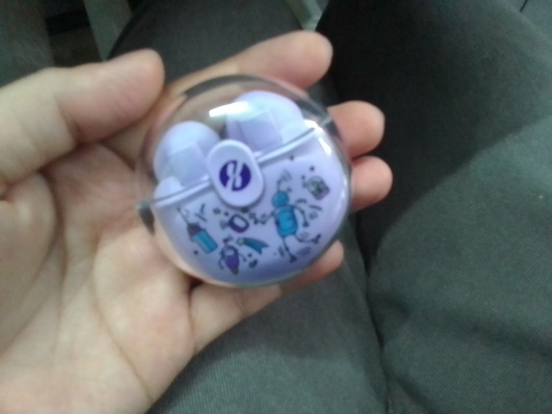 tai nghe dành cho bạn nào cute, nhỏ nhẹ đeo êm, phần âm thanh  khá ổn áp, NC sản phẩm nên mua nhé, tiki giáo hàng thần tốc