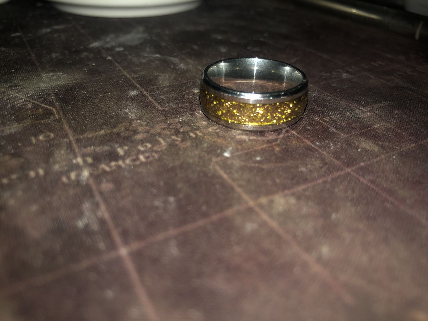 Để phơi nắng cả ngaglfy mà đêm chẳng thấy phát quang