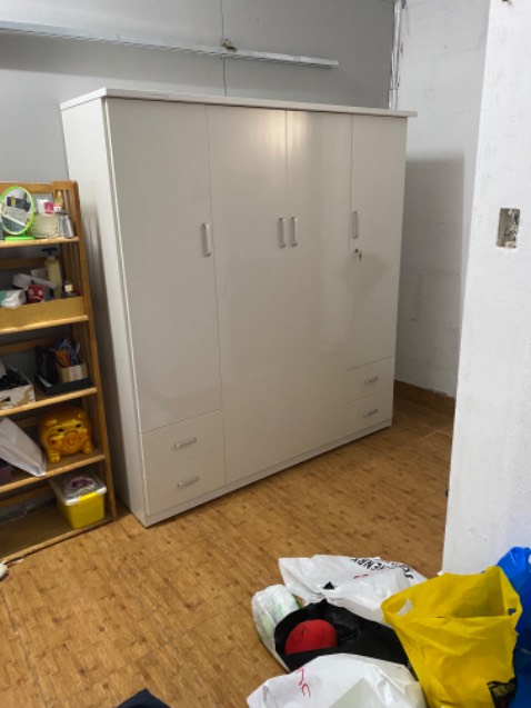 Tủ rộng, chắn chắc