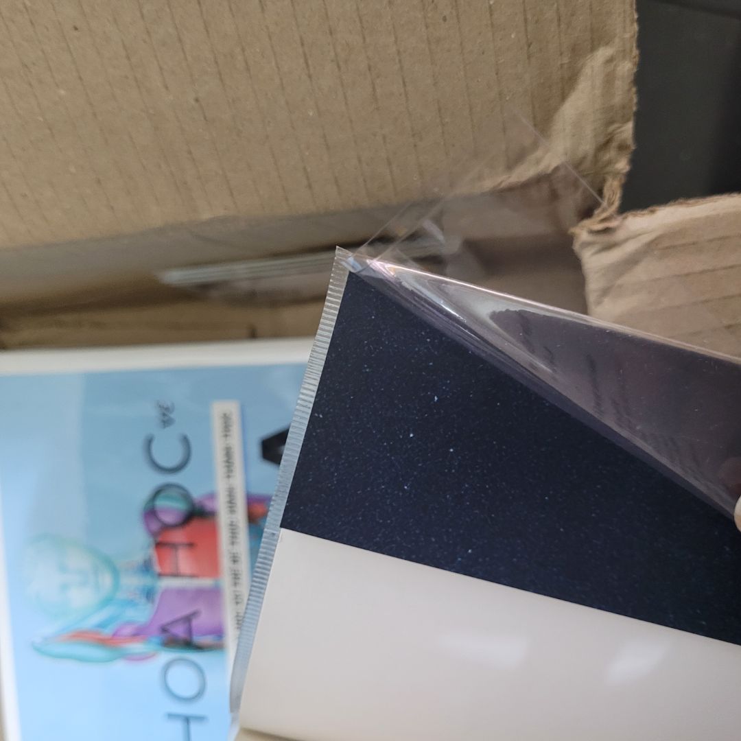 Tiki giao cuốn này và sách quà tặng mà bọc ẩu quá. Đơn thì giao trễ, mình gửi *** hỏi thì mới giao liền hôm nay. Mà kiểu như giao vội rồi bọc sách gấp gáp nên không bọc đàng hoàng, vừa cầm lên là tuột ra vì k được ép dính. Mép sách thì bị cong nhẹ, nhìn mà bực bội, giấy bọc đợt này cũng mỏng nữa. Đó giờ mua sách ở tiki nhiều lắm rồi, đây là lần đầu thất vọng như vậy.