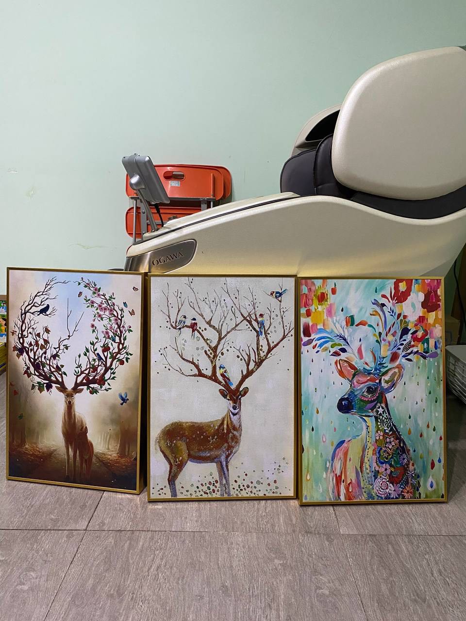 Tranh đẹp, phù hợp treo tường tại phòng khách, phòng ngủ, thậm chí trang trí nhà bếp cũng được. Mình mua tặng bạn và bạn khá thích