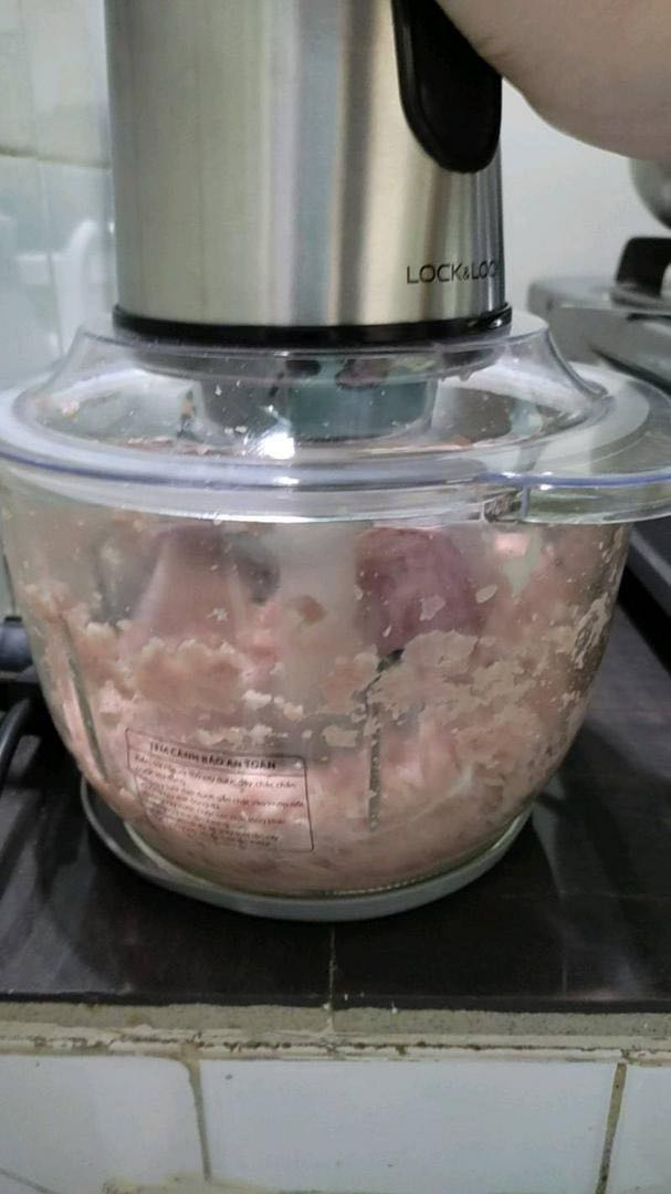 Giao hàng nhanh hơn mình tưởng, mình cứ tưởng mai mới nhận nhưng hôm này có rồi, shop đóng gói cẩn thận lám, hàng của mình đầy đủ không thiếu chi, bảo hành, HDSD có tất, mình cho chạy thử rùi, ok lám. mình mua lúc khuyến mãi nên giá còn 599k á. quá hời luôn