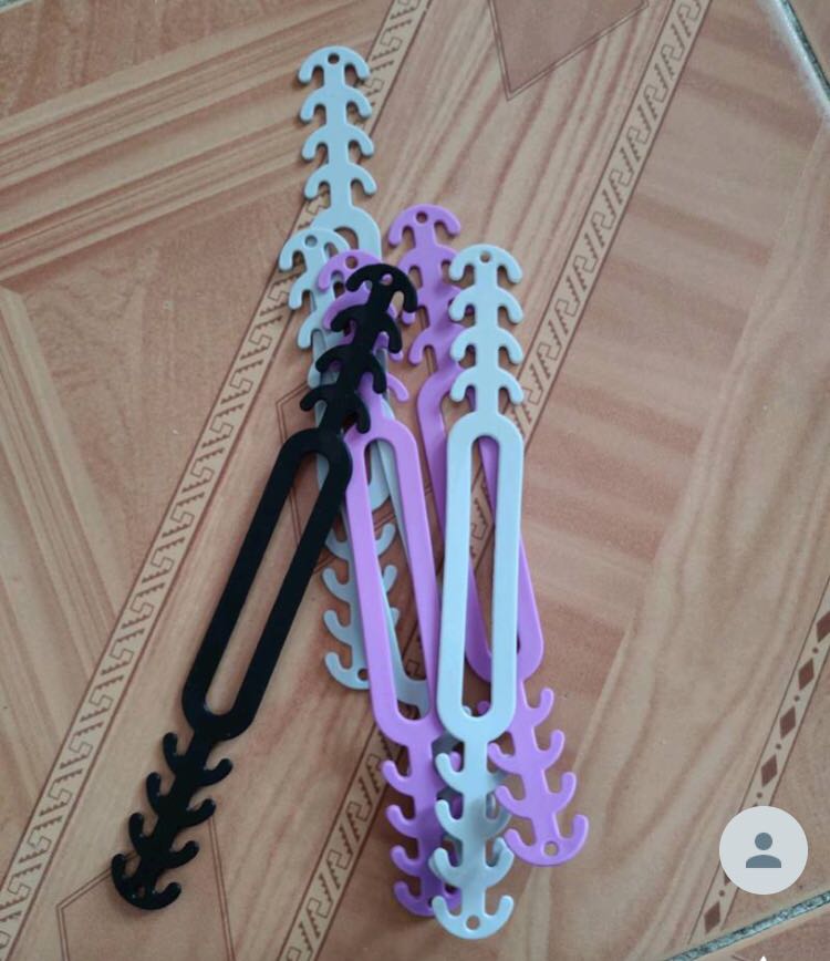 Đai đeo dây khẩu trang chống đau tai cũng khá, nhưng theo mình con trai tóc ngắn dễ mang hơn con gái để tóc dài vì khá là vướng tóc