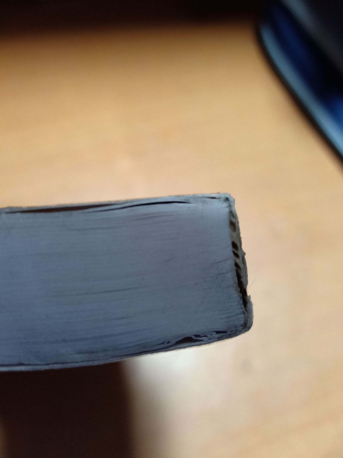 năm nay lớp 12 nên mình mua cuốn này về, mình rất hài lòng về nội dung  của sách. kiến thức trọng tâm đầy đủ, ví dụ từ cơ bản đến vận dụng dụng cao, có bài tập vận dụng và đáo án chi tiết, tuy nhiên đối với mình thì bài tập hơi ít. có một thất vọng là chất lượng sách, bỏ ra gần 1*** mà cuốn sách nhận được thì rất thất vọng.