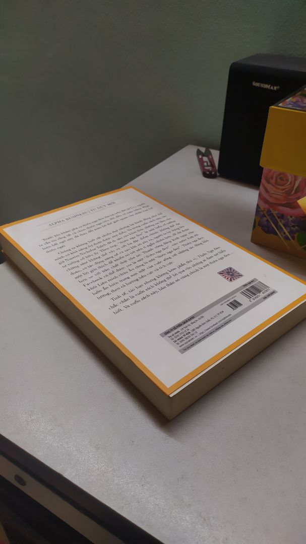 Ví dụ cụ thể, mang tính thời sự nhất là Covid 19. Sách khó đọc, nhưng một số khái niệm và hiện tượng nêu ra rất đáng quan tâm.