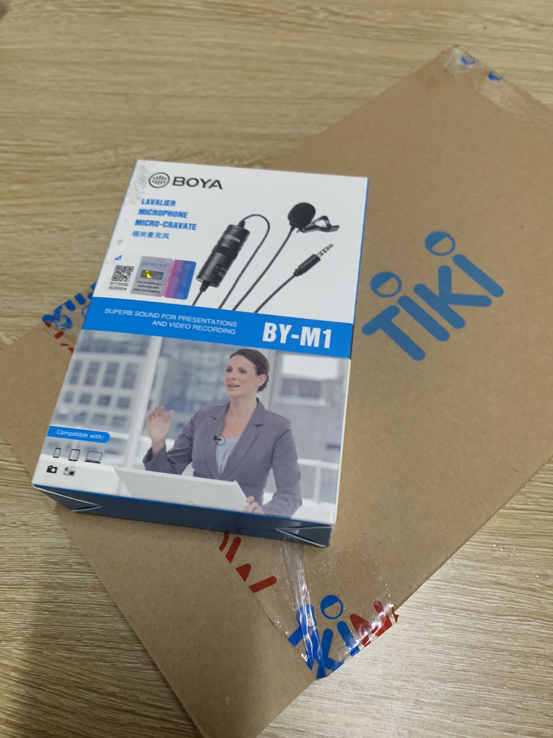 giao hàng nhanh như một con gió , mình cần gấp đặt hàng xong pha ấm trà là nhận được luôn tiki now phê
sản phẩm của nhà bán chuẩn hãng nên rất yên tâm