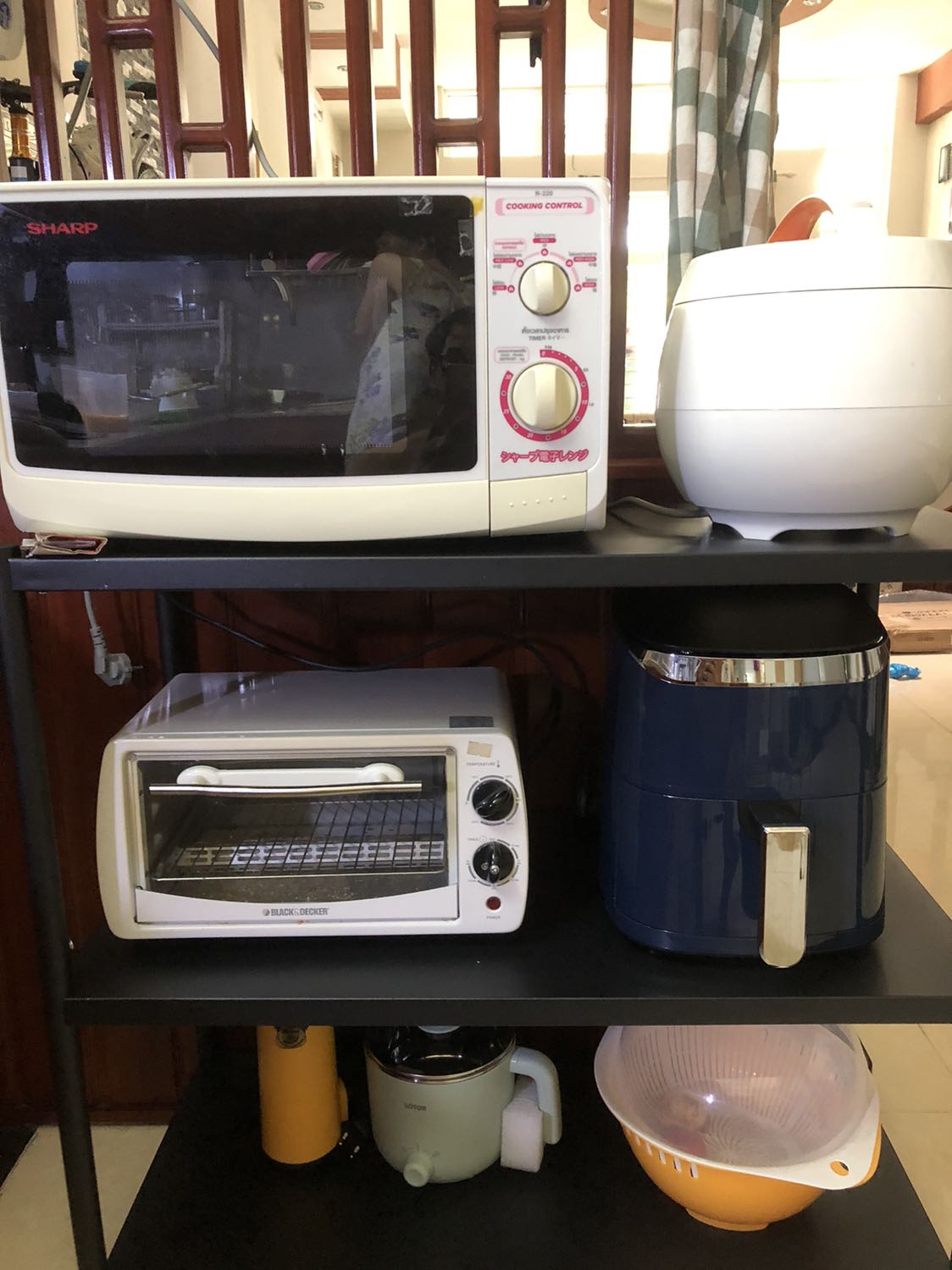 Shop bán hàng uy tín,sản phẩm đúng mô tả,hàng khá chất lượng cứng cáp,Shop đóng gói cẩn thận chu đáo,nhiệt tình,nếu sản phẩm màu sáng thì càng tốt,màu đen hơi tối nhưng nói chung là vẫn ok nha,sẽ ủng hộ tiếp khi có dịp.Cám ơn