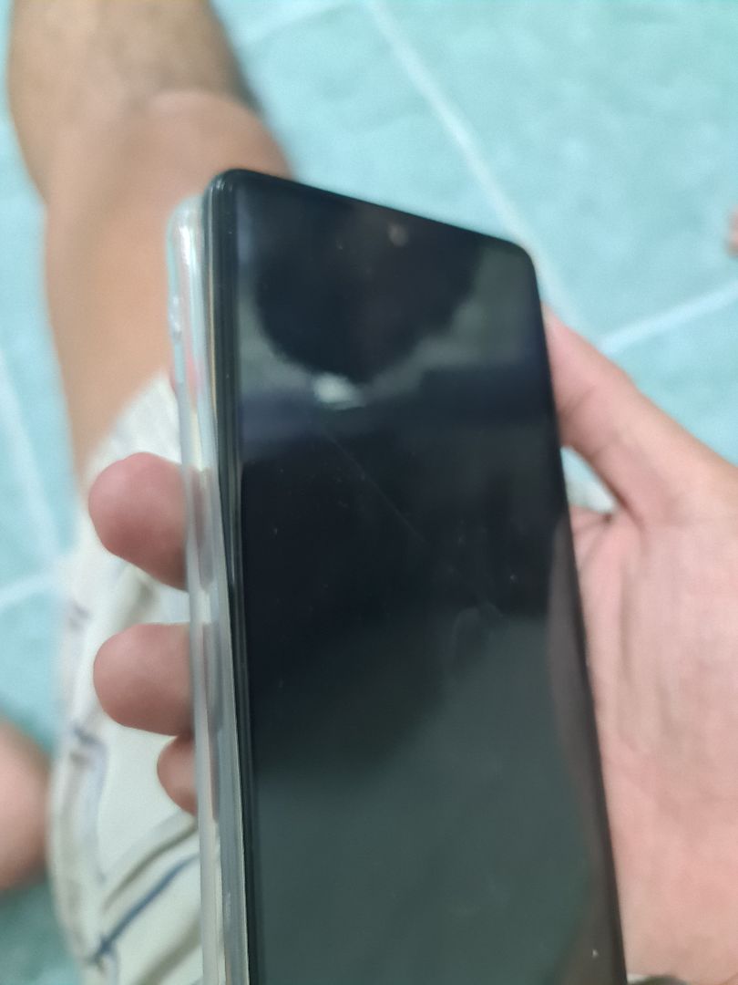 rớt 2 cái nứt miếng dán. 🤣