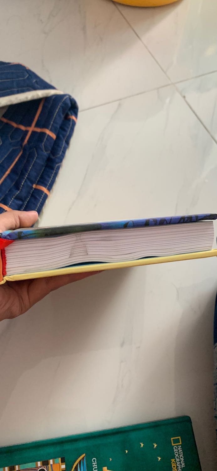 Sách bảo quản tốt, hơi bị biến dạng