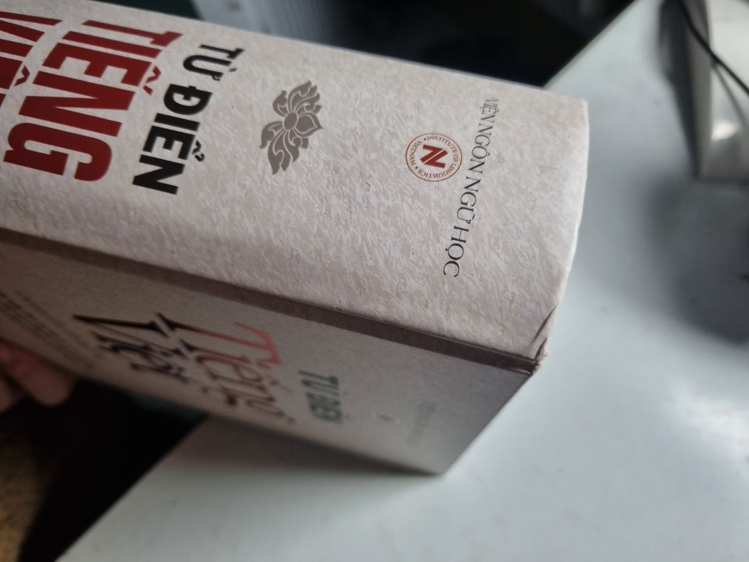 ổn lắm mng à, mua cho bé học tiểu học để dùng chứ nhiều cái mình cũng k biết gthich ntn ấy. vỏ bên ngoài bọc mới còn bìa bên trong hơi cũ. nch 322k là ổn nha mng hihi