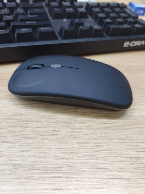 Mua về dùng mấy bữa, con lăn bị hư, phải mua con logitech về dùng. Phí tiền, ko đáng mua