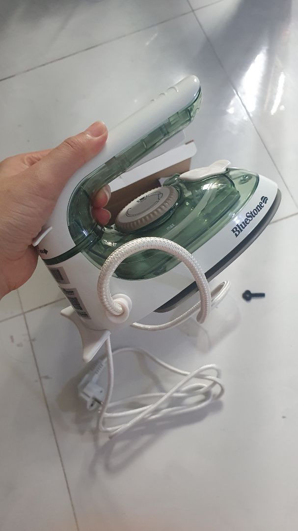 Đóng gói kỹ lưỡng. Bàn ủi cần chắc tay, nóng nhanh, mình rất hài lòng, cám ơn shop.