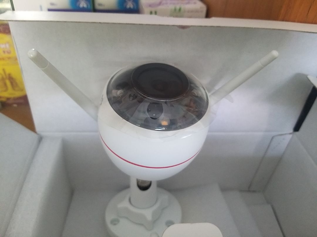 k hài lòng. camera lỗi. cứ cài được 5, 10p sau máy lại trở về ngoại tuyến. k vào xem được. đã thử cài 1,2 lần mà lại bị. đã liên hệ tiki để yêu cầu trả hàng mà k thấy nhân viên đến lấy ạ