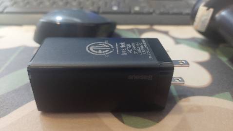 Củ sạc nhanh. Nhiều cổng sạc rất tiện lợi. Có thể sạc laptop nếu laptop có hỗ trợ PD. Củ sạc nhỏ gọn tiện mang đi làm hay đi du lịch